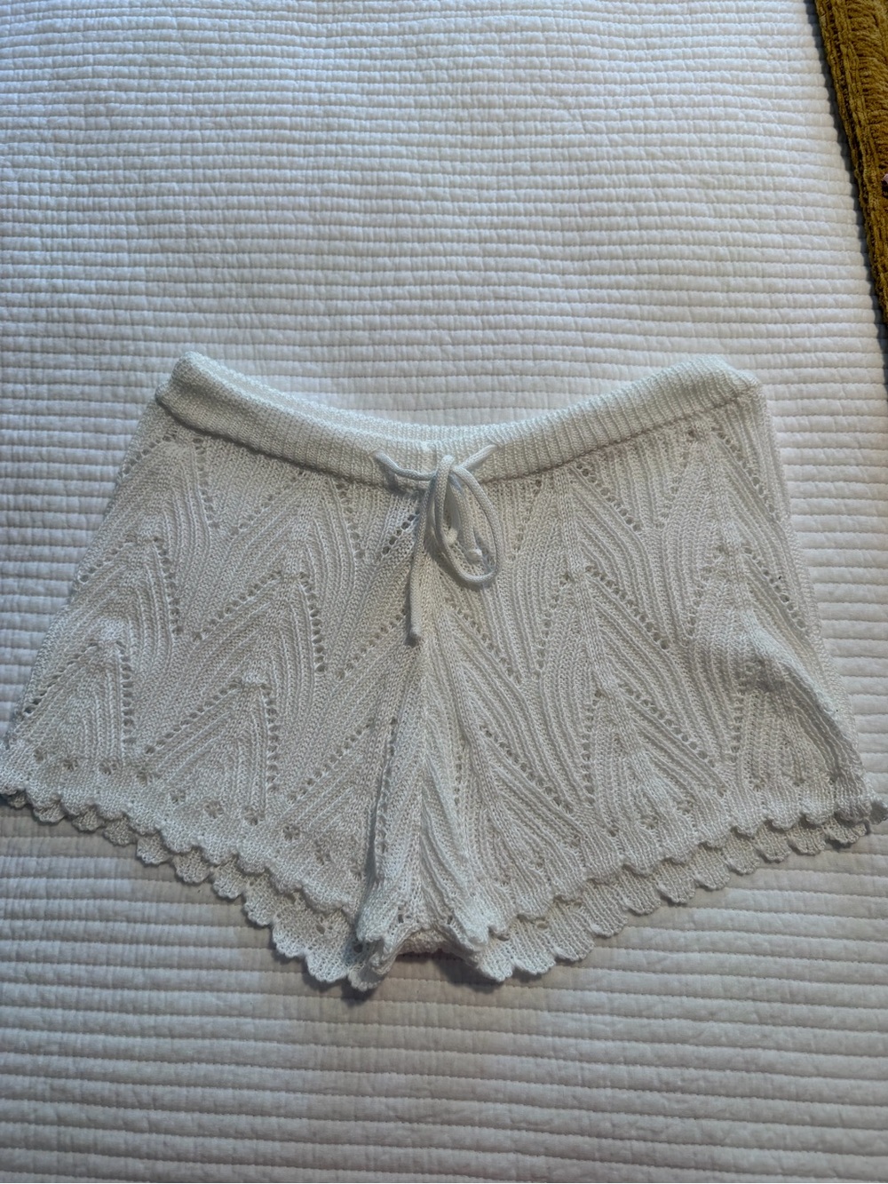 SHEIN Cream Knit Scallop Hem Swim Coverup Shorts